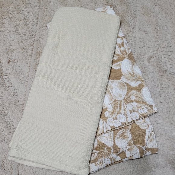 Fruit Theme Kitchen Linens Set of towels - Picture 3 of 4